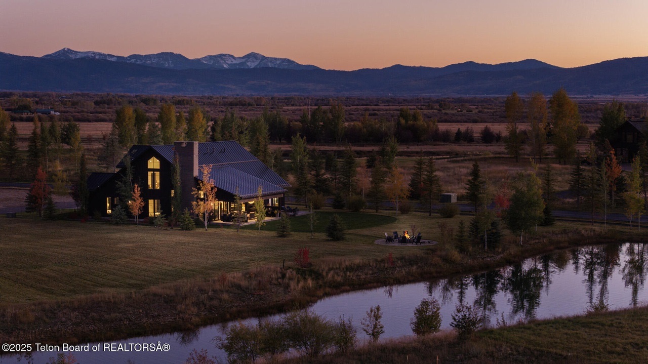 880 Sharp Tail Ct, Driggs luxury golf course home
