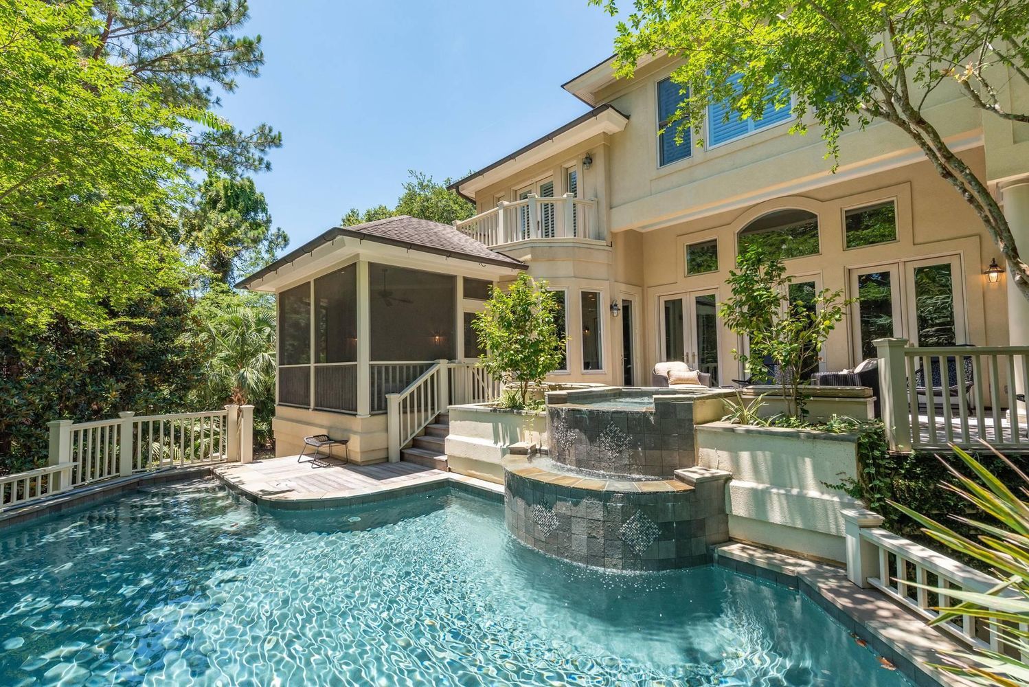 14 Royal Beach Dr