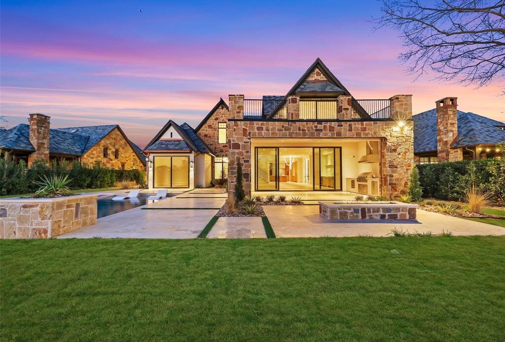 2320 Cedar Elm Ter
