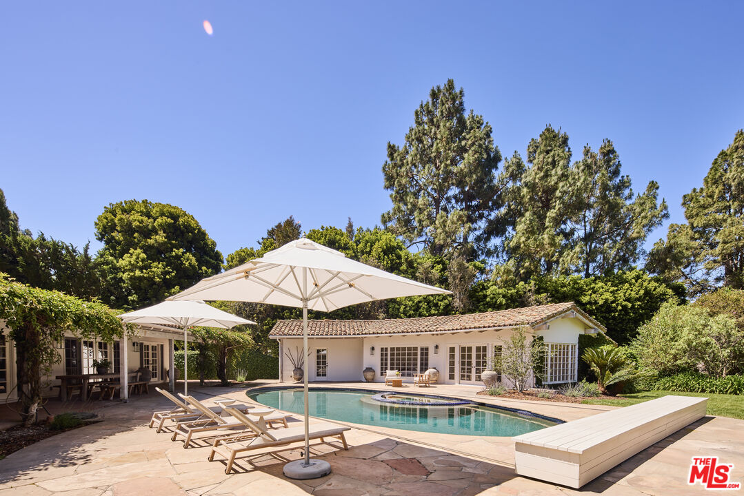 6105 Bonsall Dr